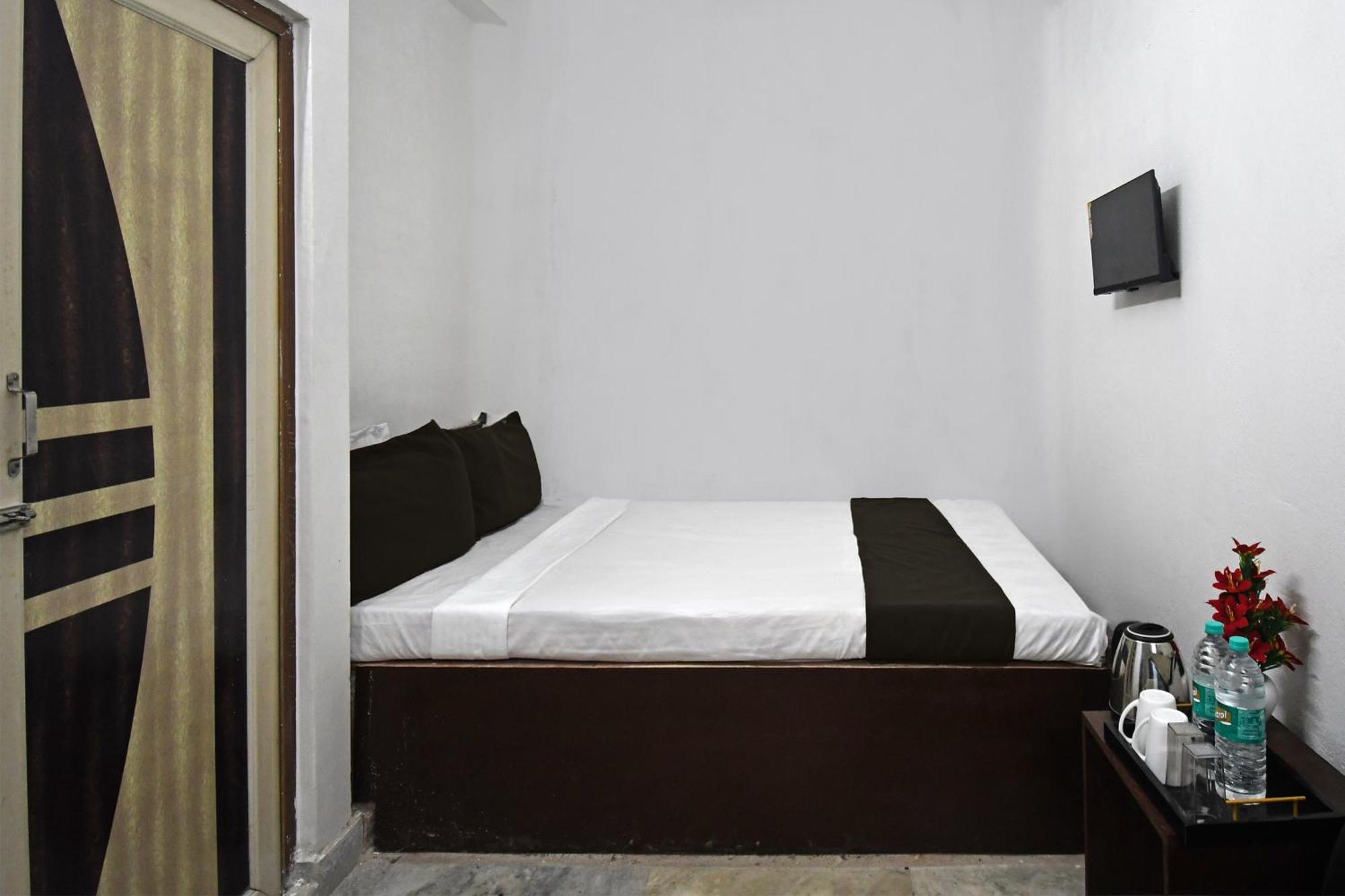 Oyo Hotel Chinar Park Kolkata Exterior photo